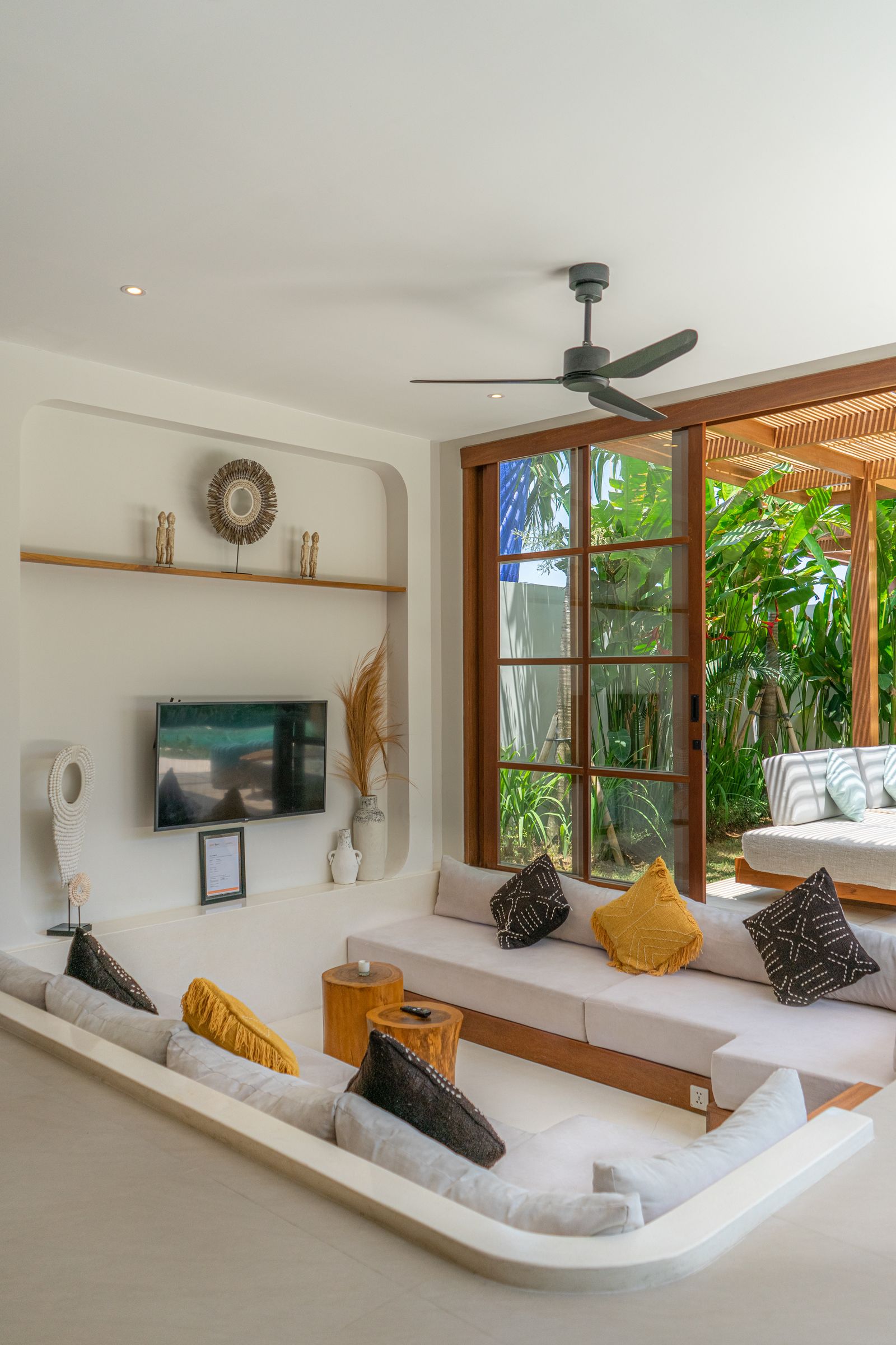 Low linen lounge — salt-air ready