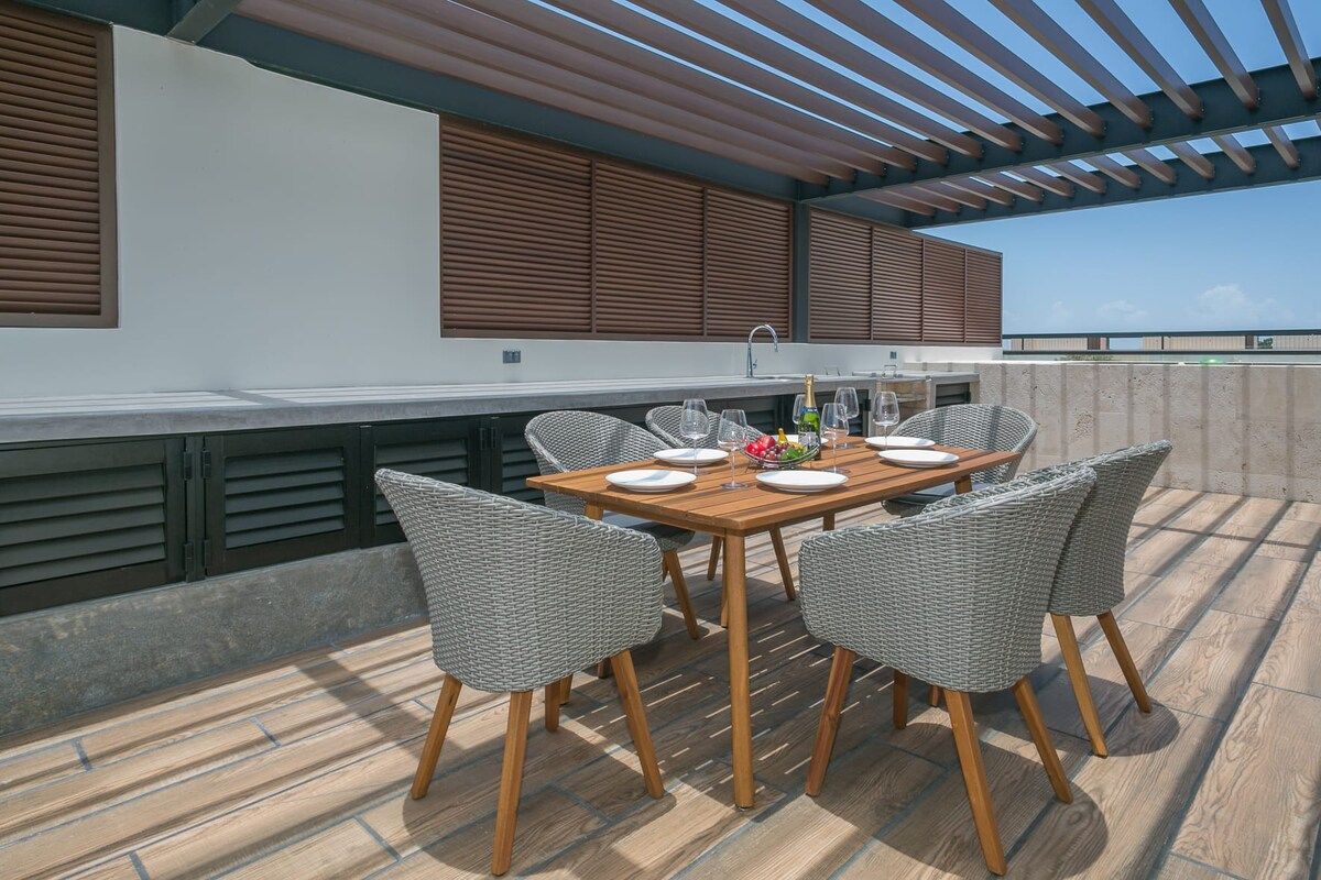 Kitchen & dining designed and furnished by the studio