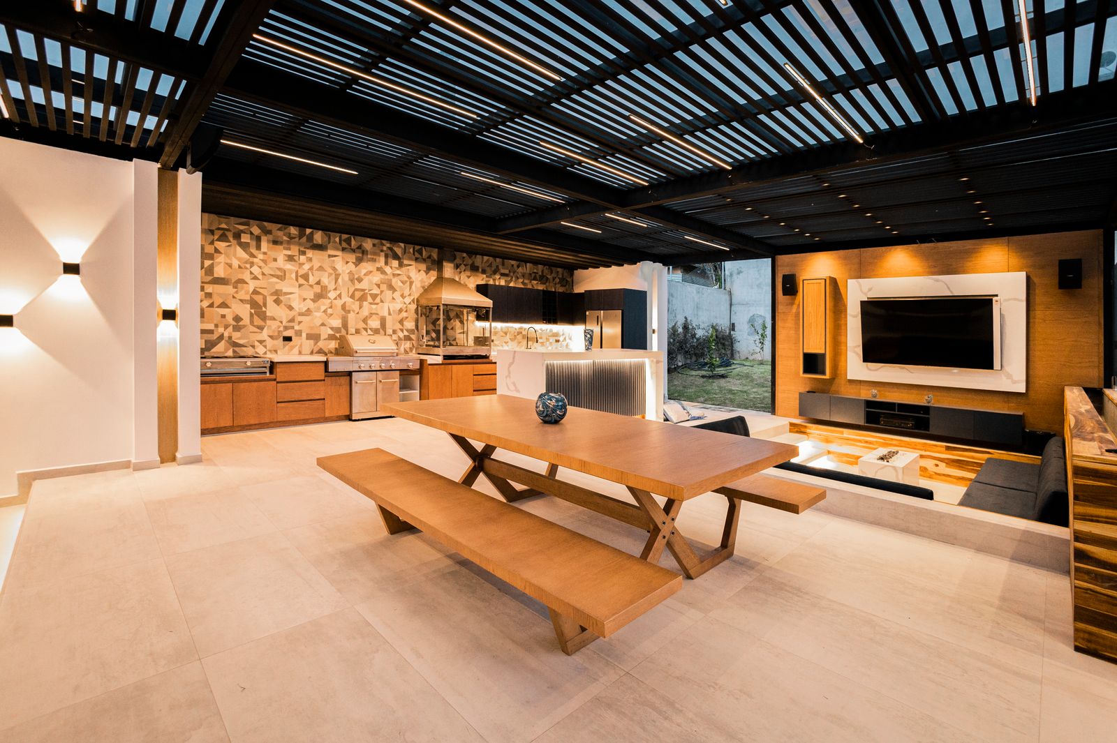 outdoor living screen — connected and logged
